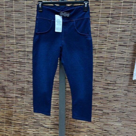 Hue Womens Game Changing High Rise Knit Capri Pants XS - Picture 2 of 3